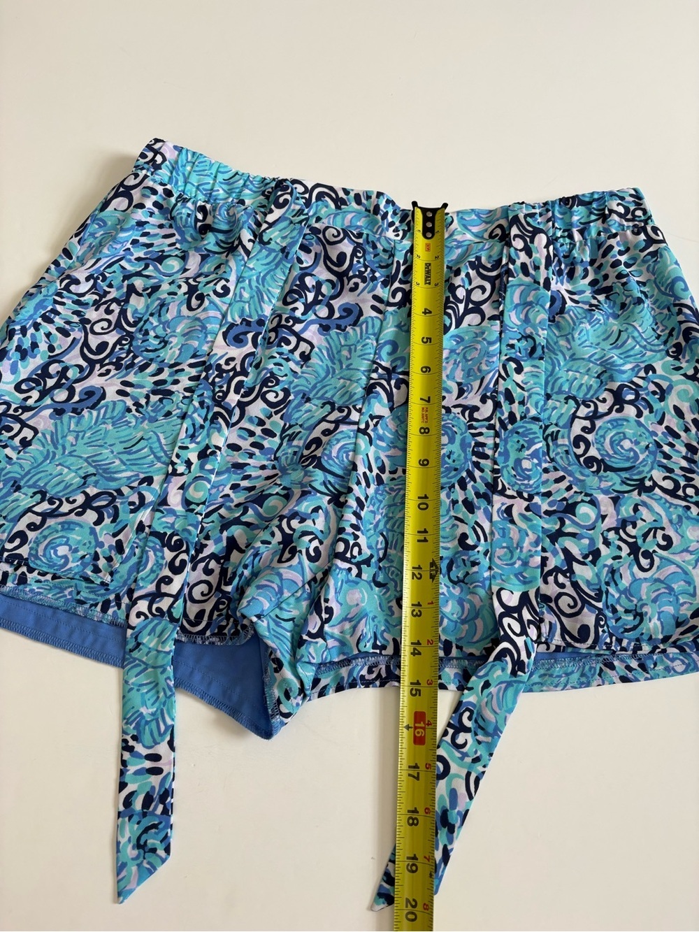 Lilly Pulitzer Mylee Tie Front Shorts Light Aqua Spritz Blue Size 12 *Hem flaw - Picture 8 of 10